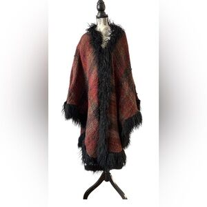 Marilyn Blumer front clip poncho with fur trim